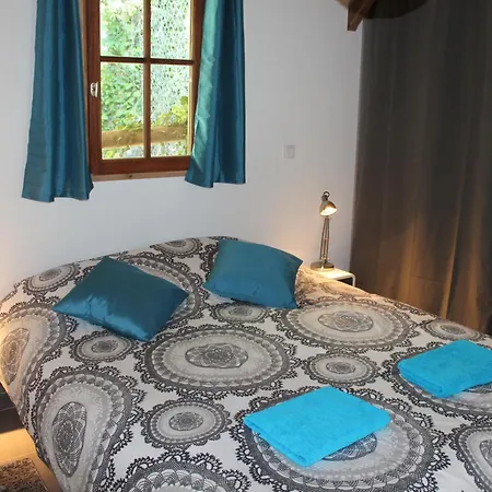 Domaine De Pont Vieux * 德罗讷河畔欧布泰尔